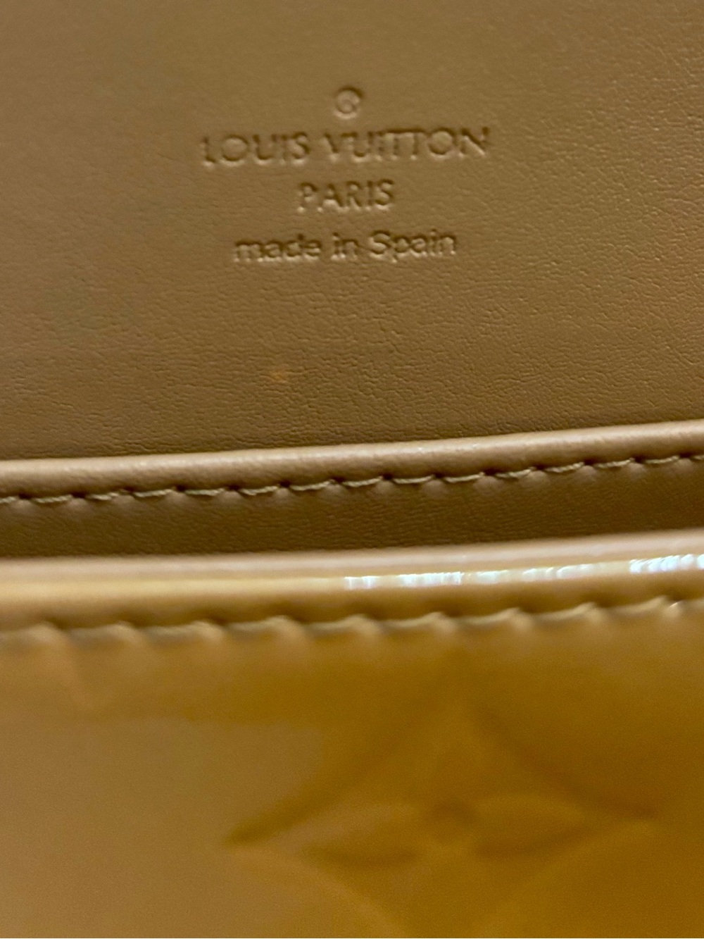 Make me an offer!! Authentic LV Vernis Beige Thompson in EUC!!! - Picture 4 of 12